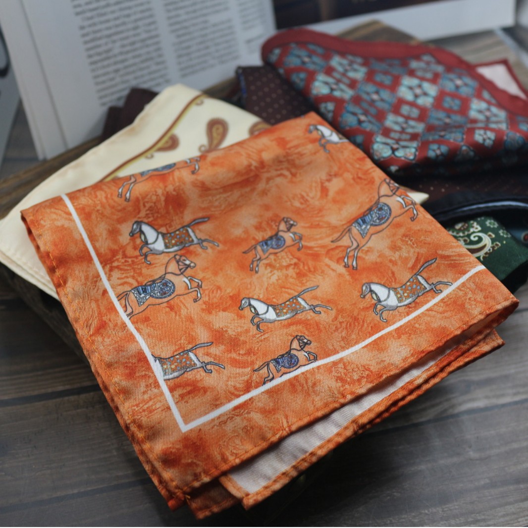 Men Formal Wear With Scarf - Pochette de costume vintage imprimée pour